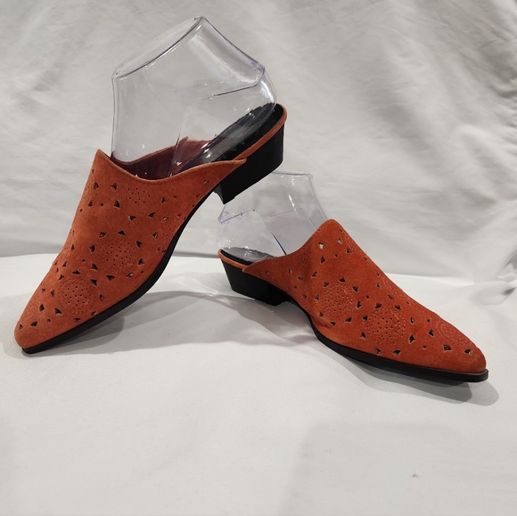 Sam & Libby Terracotta Suede Cutout Mules. Size 8.5 - Picture 2 of 9